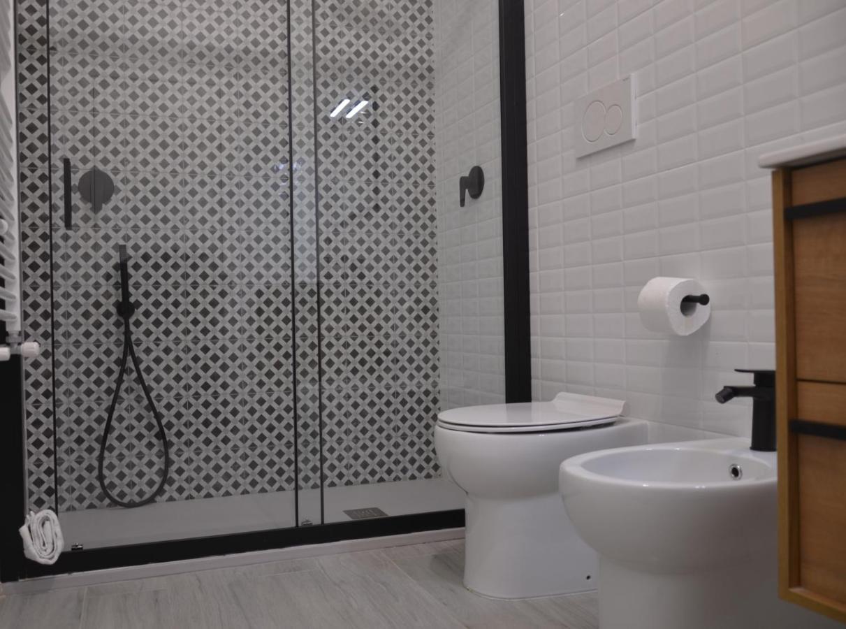 טאראנטו The Court Suites & Spa מראה חיצוני תמונה