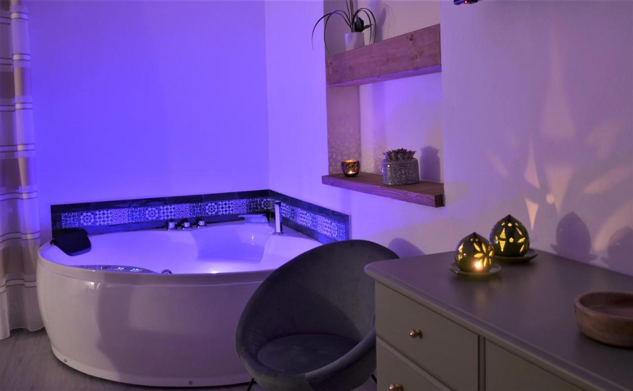 טאראנטו The Court Suites & Spa מראה חיצוני תמונה